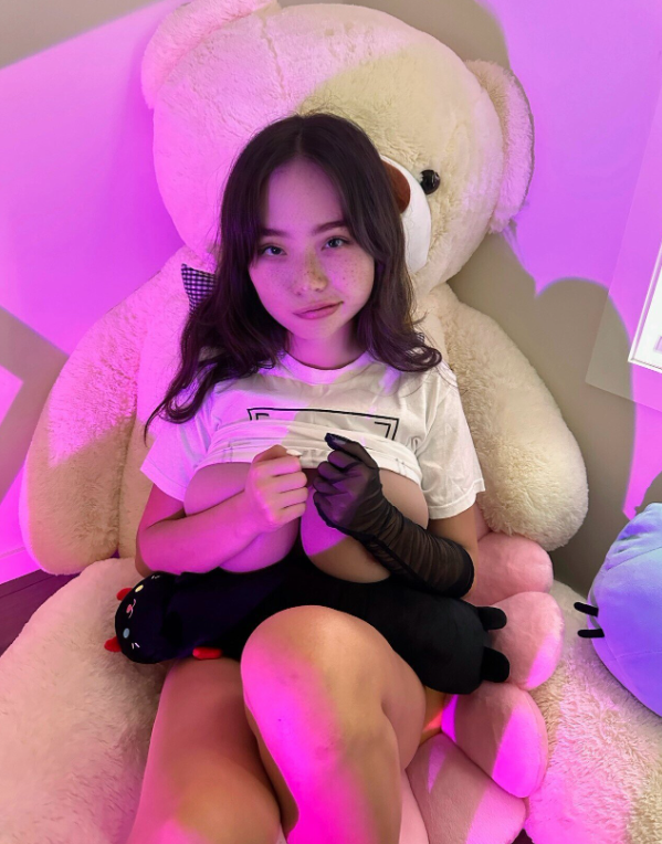 Yumi Eto